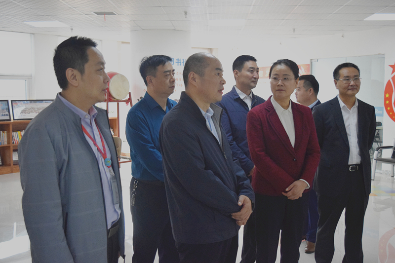 熱烈歡迎河南省委統(tǒng)戰(zhàn)部副部長梁險峰一行蒞臨安陽青峰網(wǎng)絡調(diào)研社會階層工作！